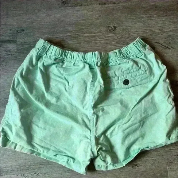 Forever 21 Men’s Shorts Green Chubbies style Short - Picture 2 of 3